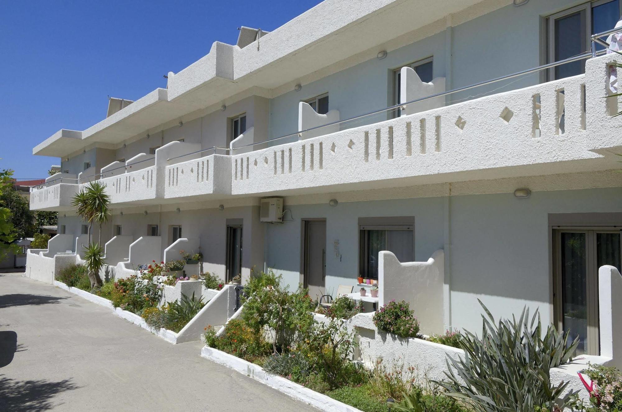 Costas&Chrysoula Aparthotel Plakias Buitenkant foto